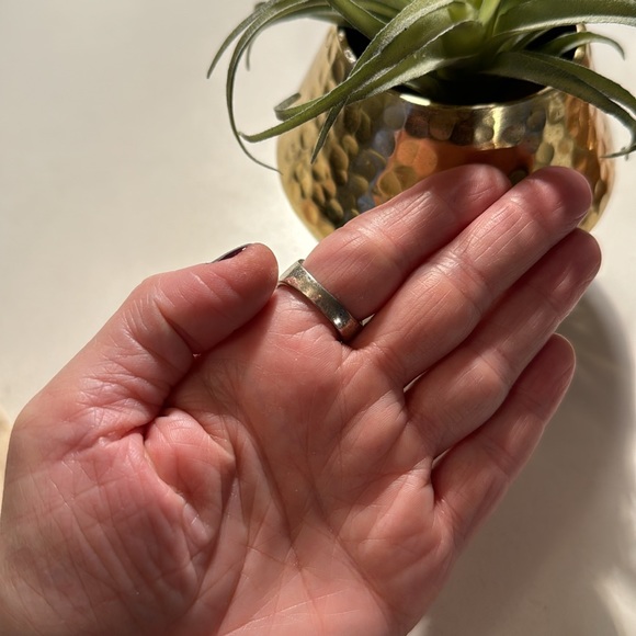 FREE PEOPLE green stone ring| size 7 | NWOT | beautiful great statement piece! - Picture 2 of 6